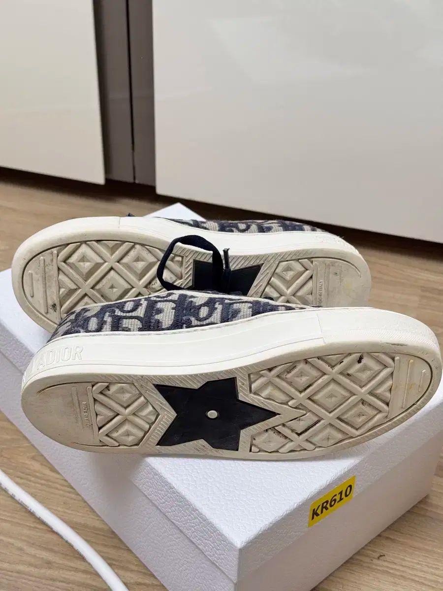 DIOR ウォーキンディオール　レディーススニーカー　35.5　千鳥格子柄　黒 Dior - ディオール WALKI'N' DIORスニーカー 35.5 22.5cm 現行品