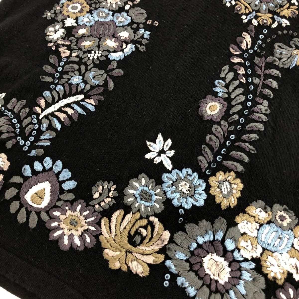 【専用】TOKUKO 1er VOL　トクコ　チュニック　星　結晶　総柄 TOKUKO 1er VOL - トクコ ワンピース チュニック カリビアン総柄