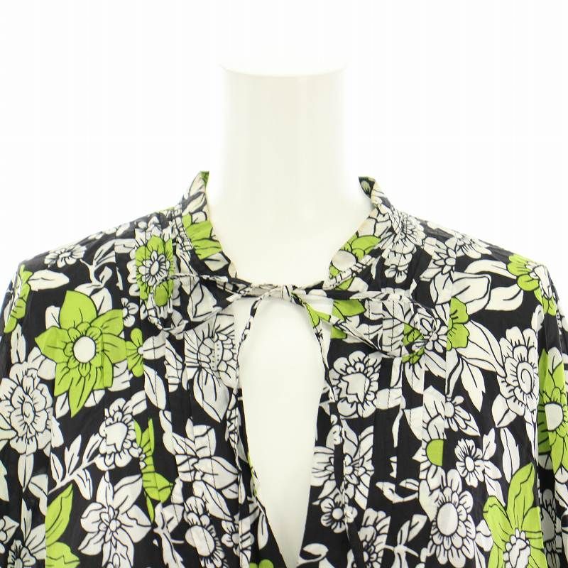 クリスチャンワイナンツ ワンピース　花柄　シルク混 クリスチャンワイナンツ ワンピース 花柄 シルク混