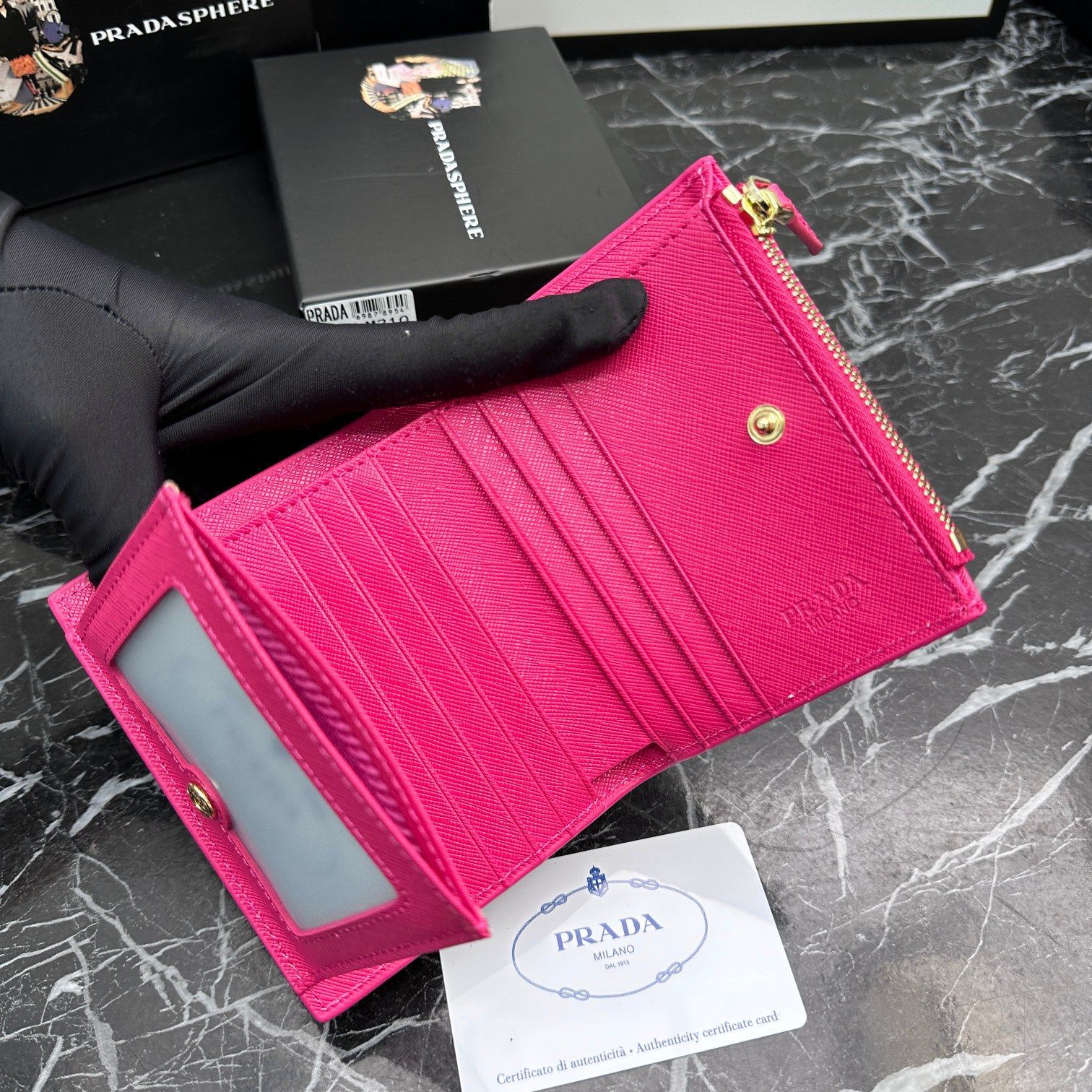 新品未使用】プラダ（Prada）二つ折り財布 ローズピンク - メルカリ