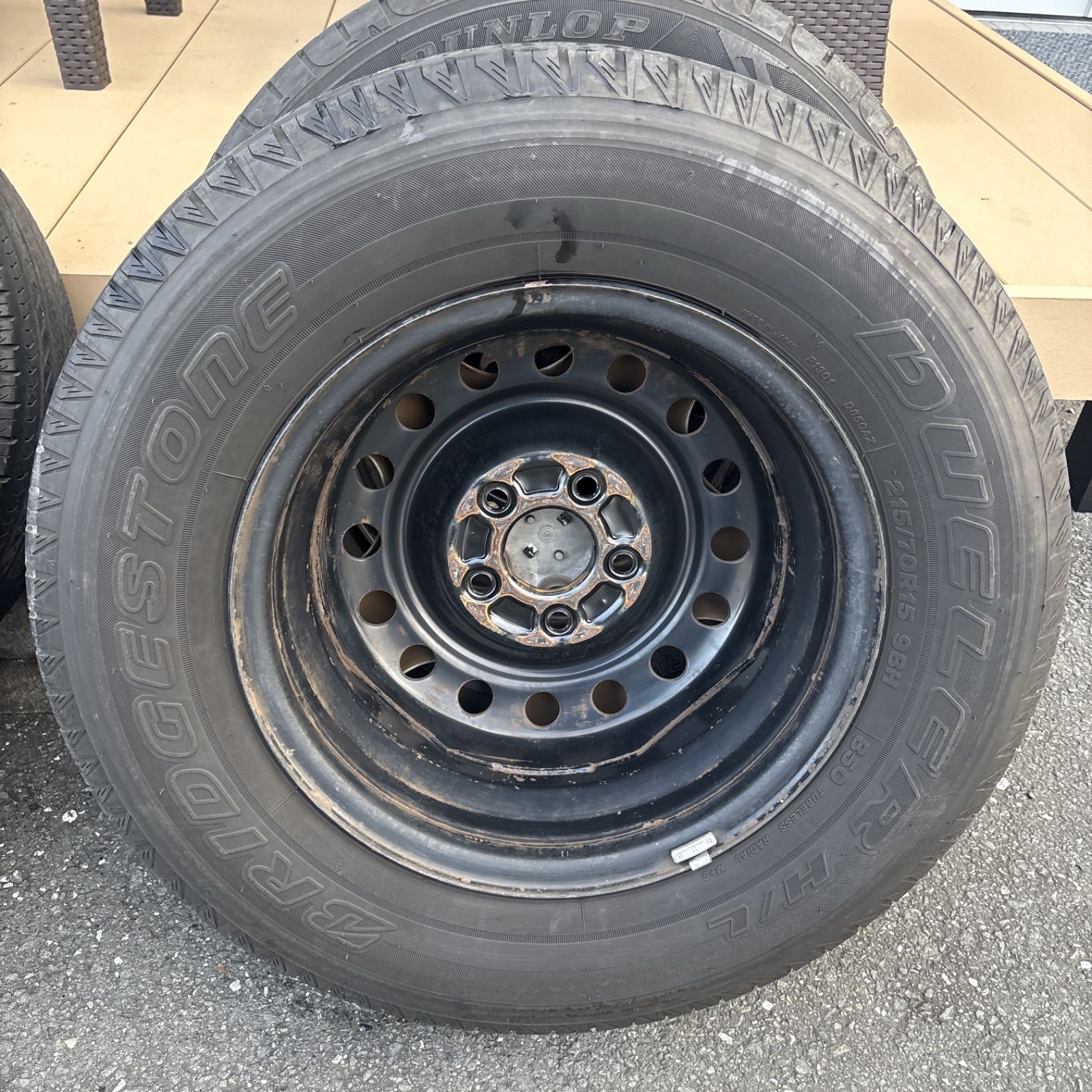 純正ホイールタイヤセット 215