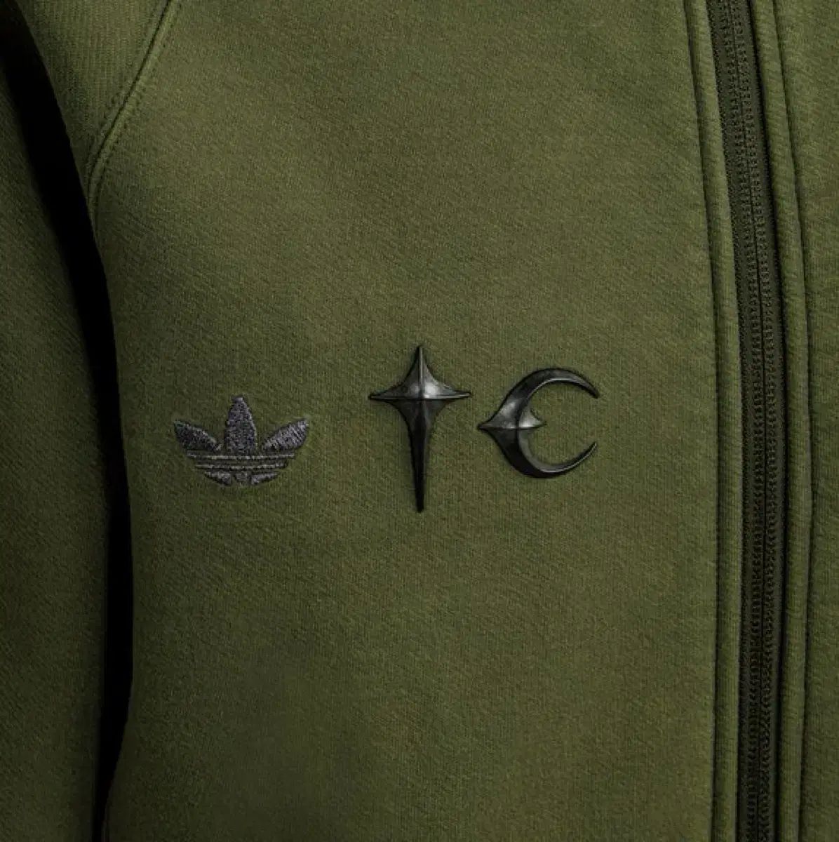Thug Clubサグクラブ　adidasアディダス　Sサイズ　トラックトップス org.jpg
