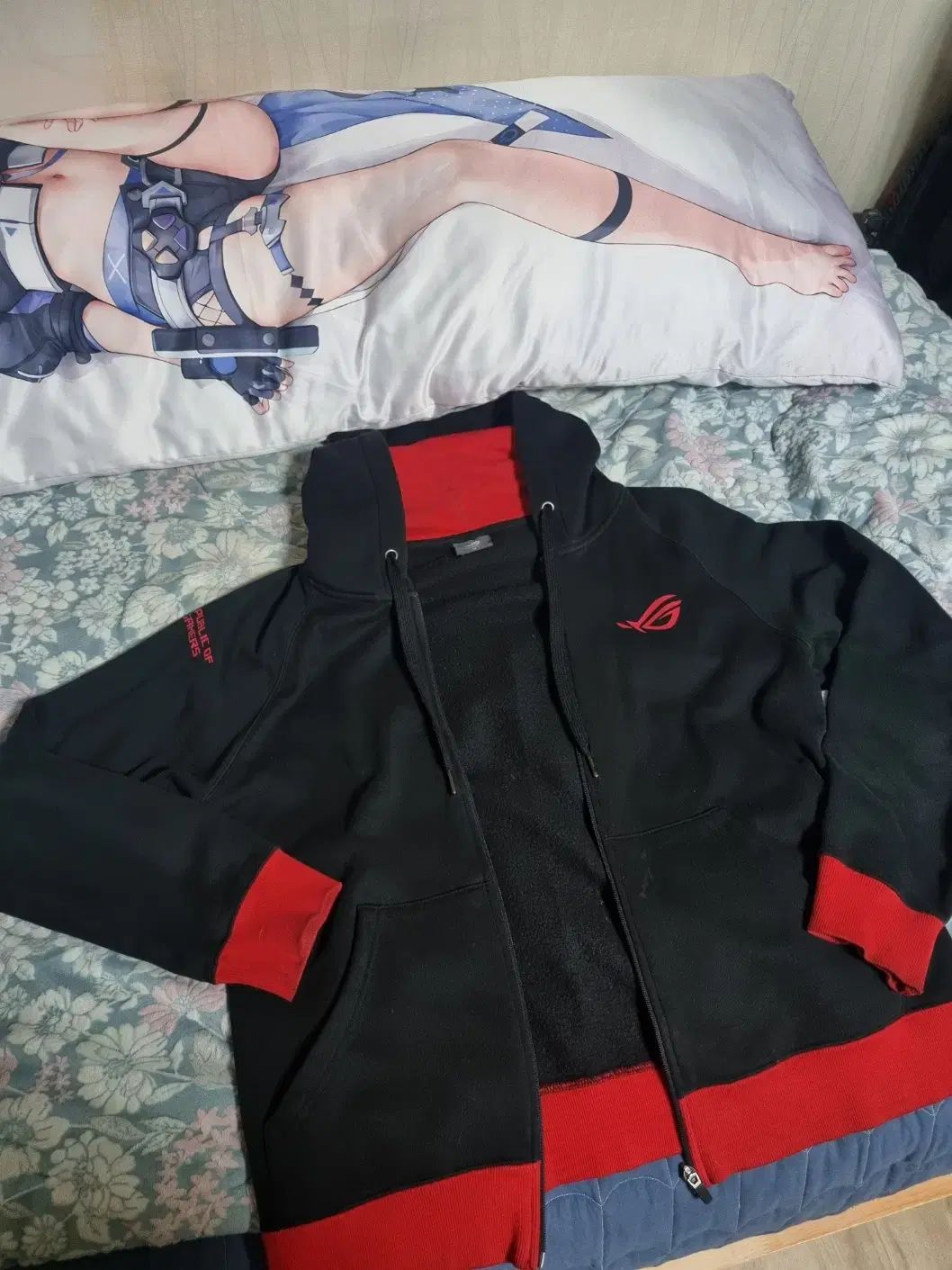【雷市場（ポンジャン）商品韓国直送】 Asus ROG フード付きTシャツ M サイズ 出品