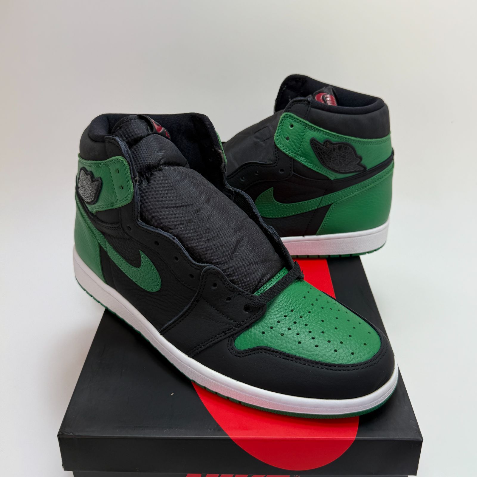 Nike Air Jordan 1 Retro High OG Pine Green 2.0 555088 030