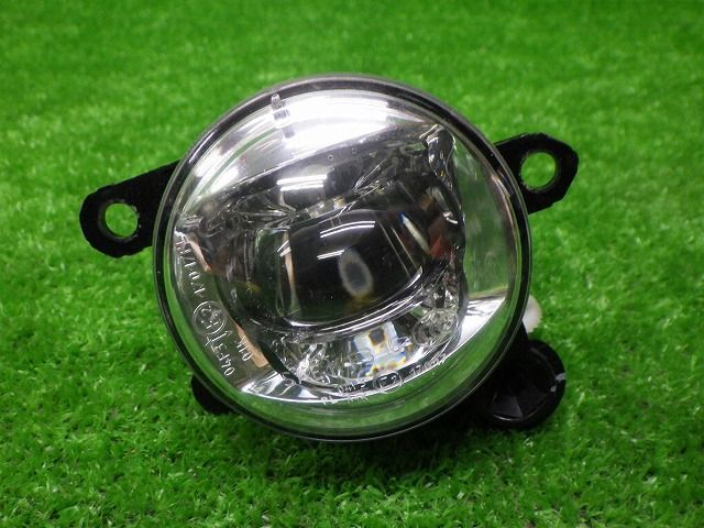 コーティング加工済 綺麗 LA650S LA660S タント タフト ハイゼット LED 左フォグランプ 81220-B5030 241223027