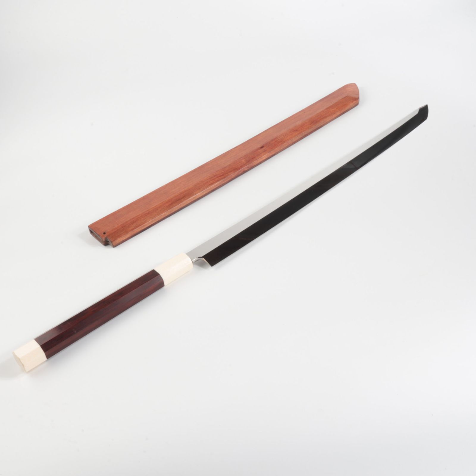 マグロ包丁 刃渡600mm 本刃付け 通常鏡面仕上げ スネークウッド人工