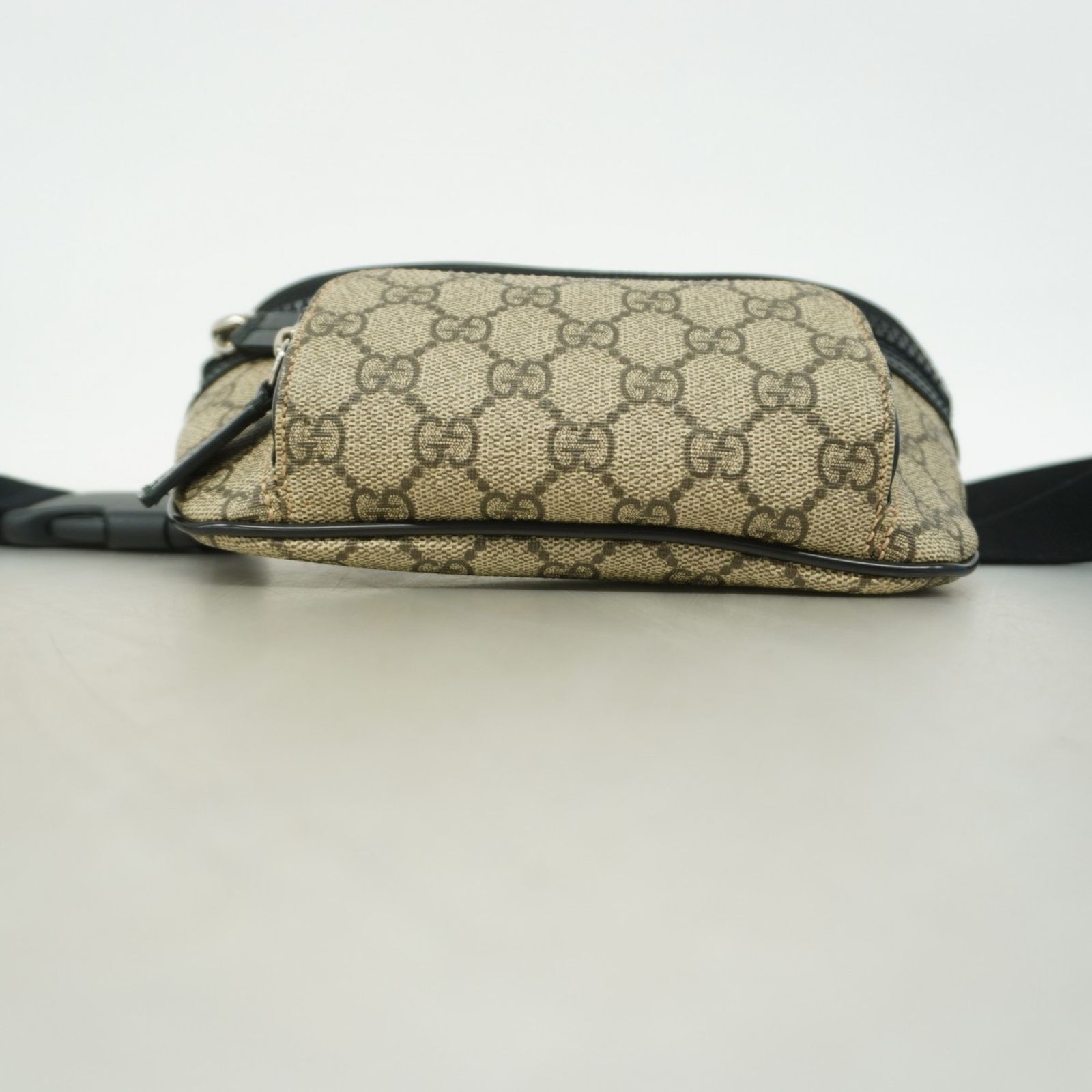 Gucci グッチ