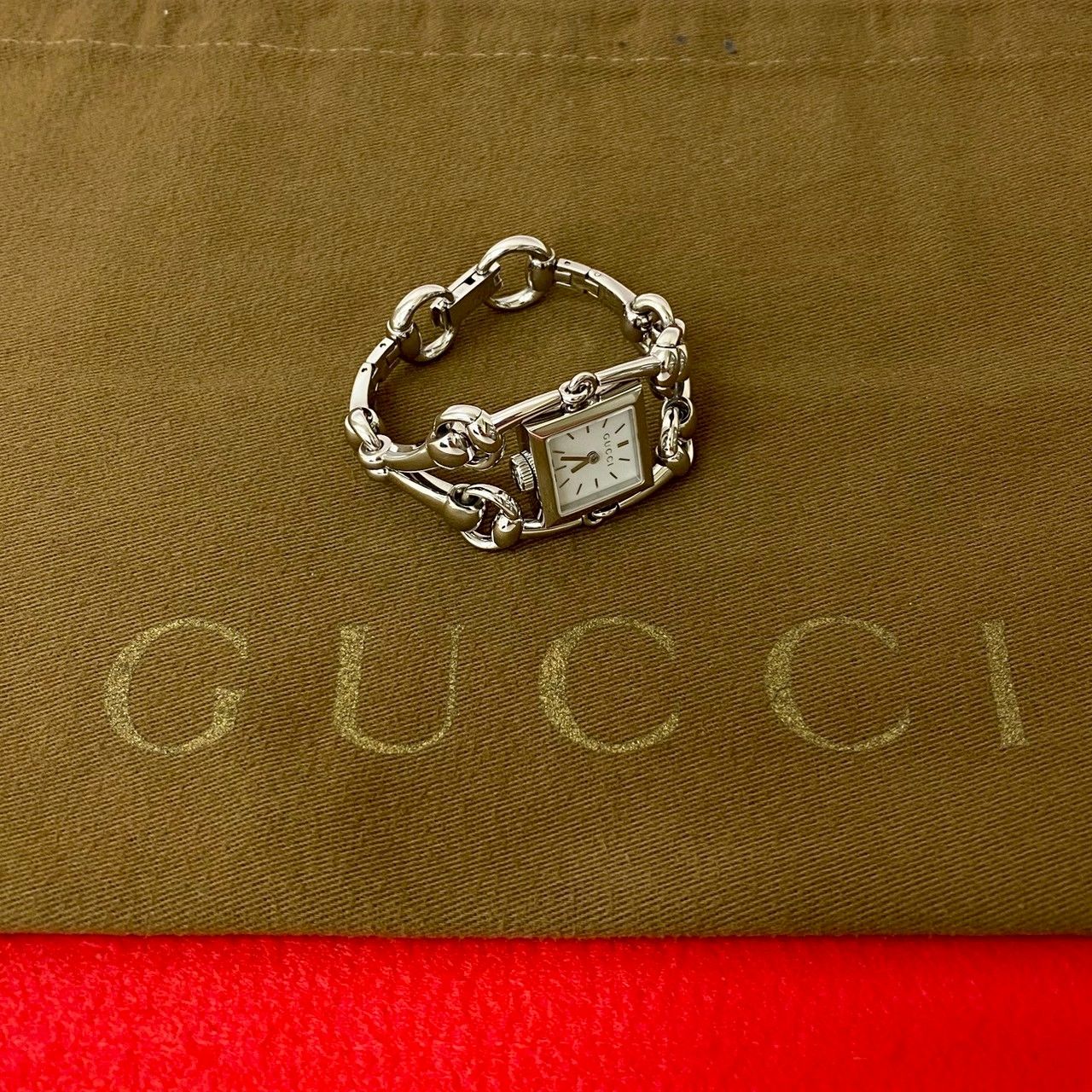美品GUCCI グッチ 腕時計 シルバー ステンレス アナログ GUCCI】グッチ 腕時計 9000L ステンレススチール クオーツ