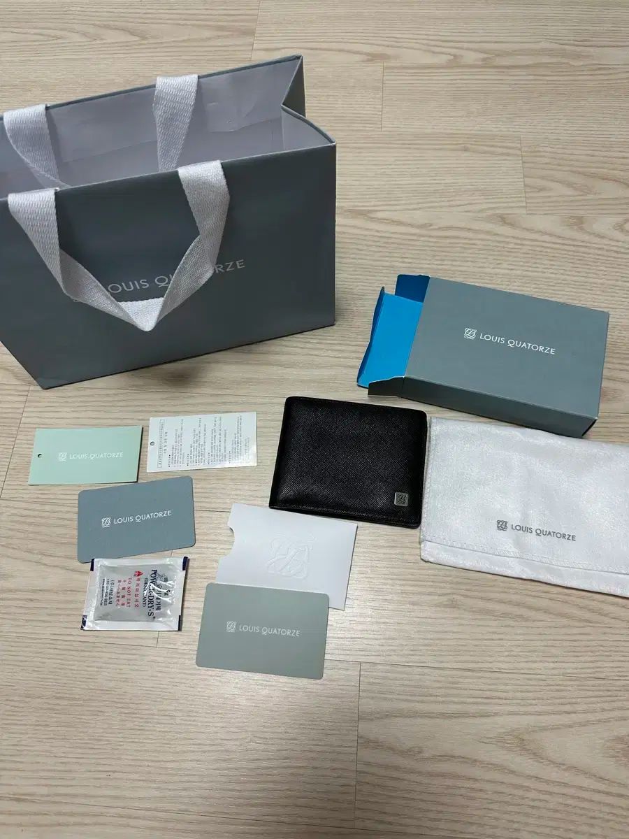 Louis Quatorze ルイカトーズ 二つ折り財布