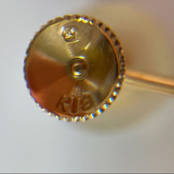 K18 MIKIMOTO/ミキモト のベビーパールが3つ着いたイヤリングです 