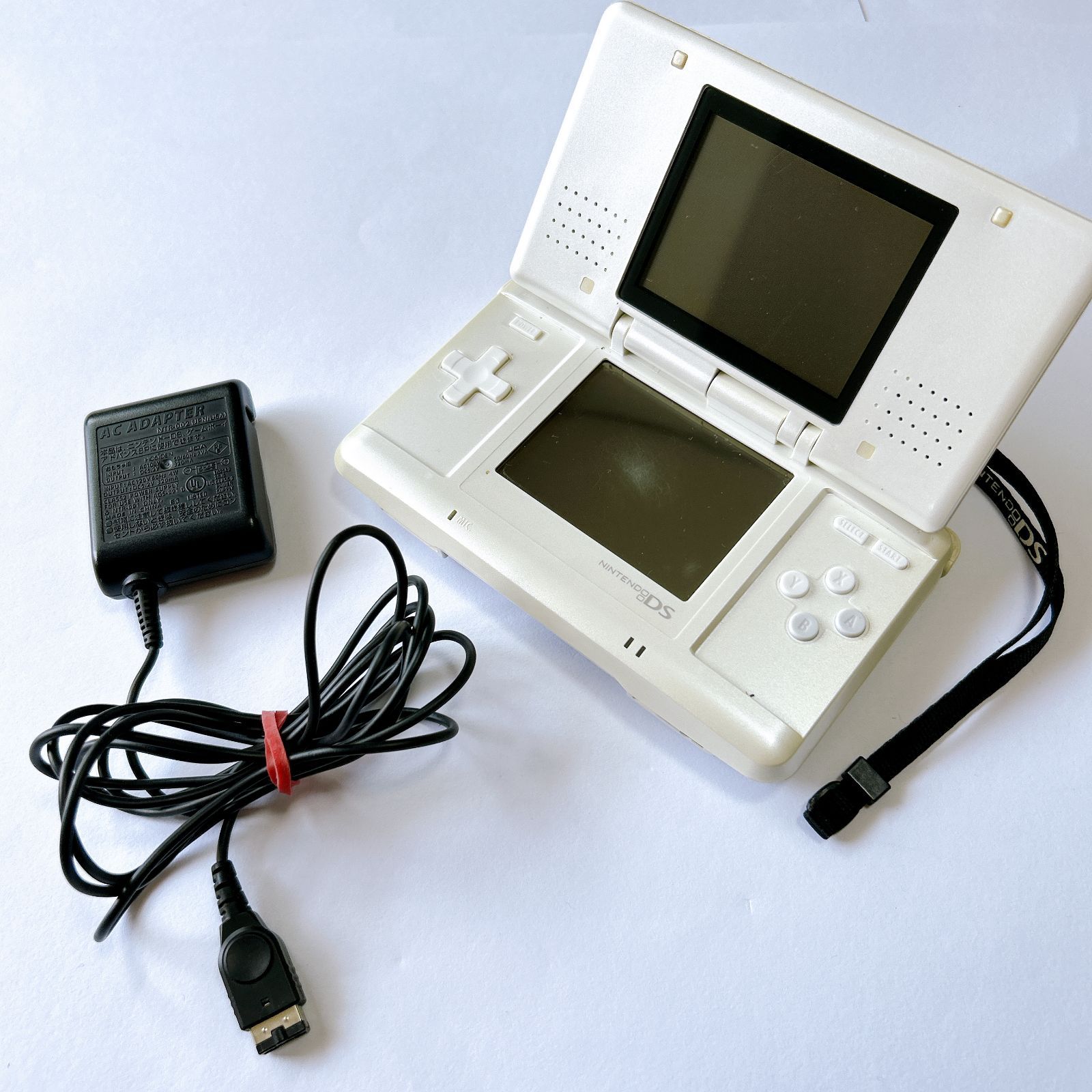 Nintendo DS ホワイト 初期化済み 充電器あり 動作確認済み 管理