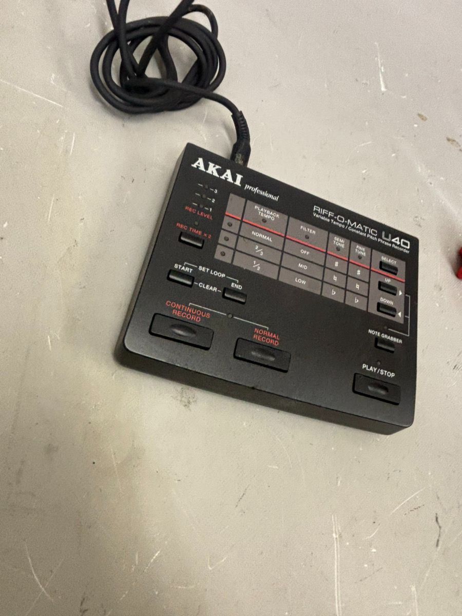 動作品】AKAI U40 Riff-O-Matic 本体のみ 送料無料 ギター練習用