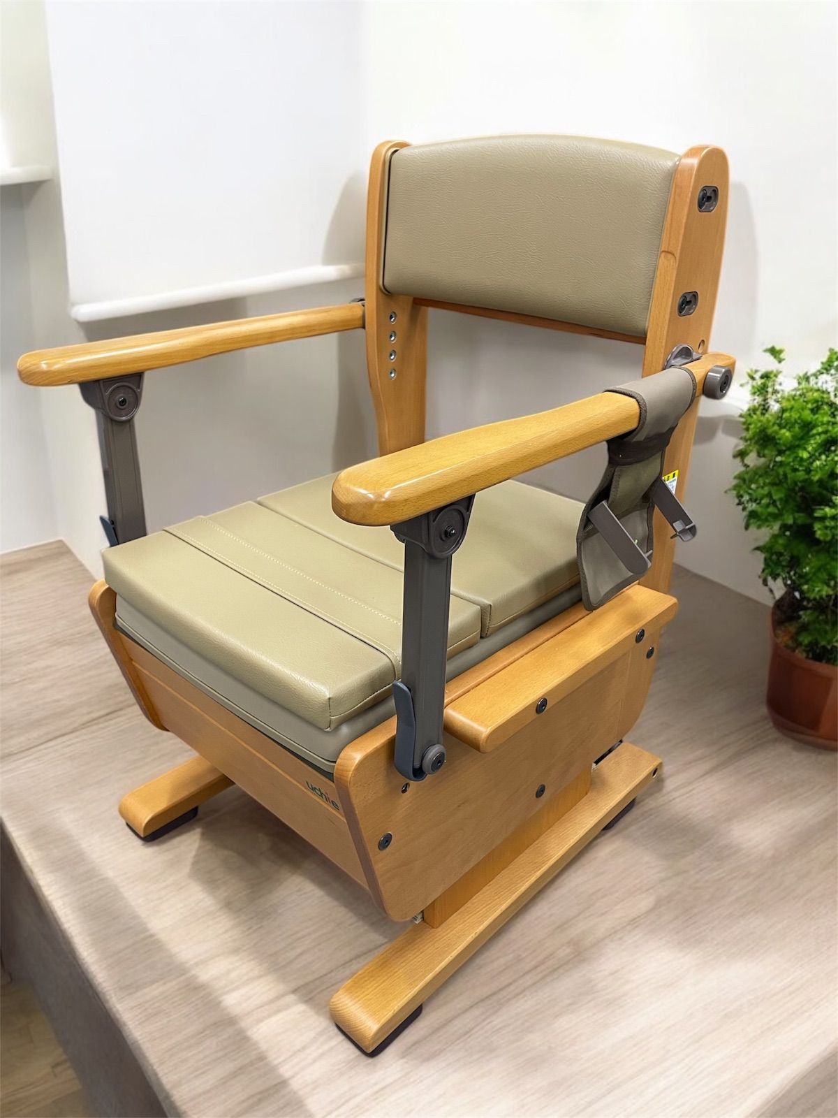 ポータブルトイレ(介護トイレ) さわやかチェア PT 人気 ポータブル