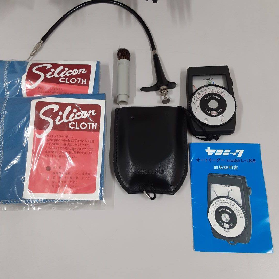 ニコン Nikon F-601 QUARTZ DATE フィルムカメラ 電池式（ジャンク品