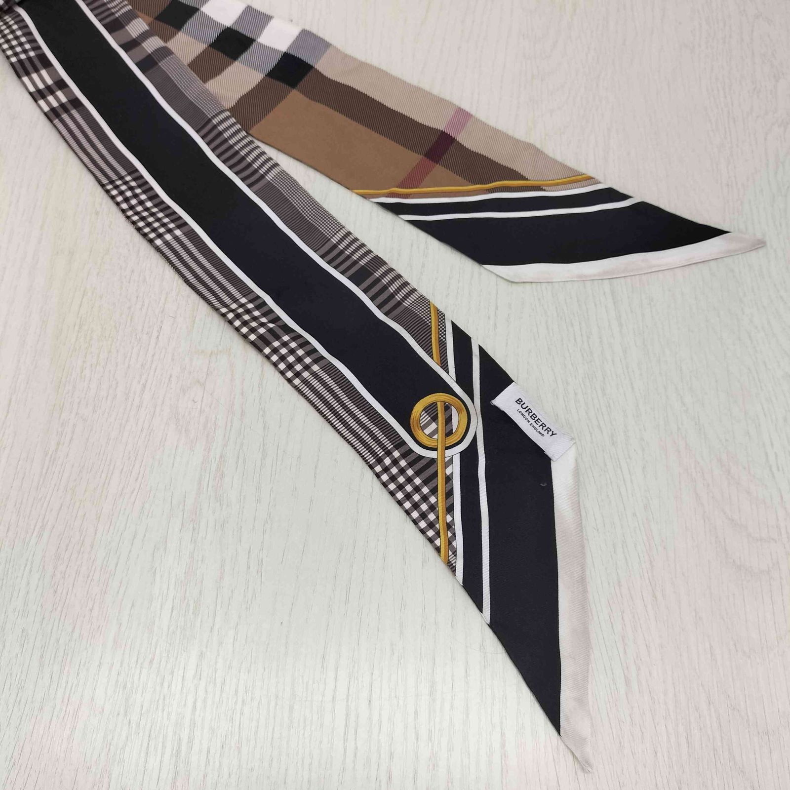 バーバリー BURBERRY