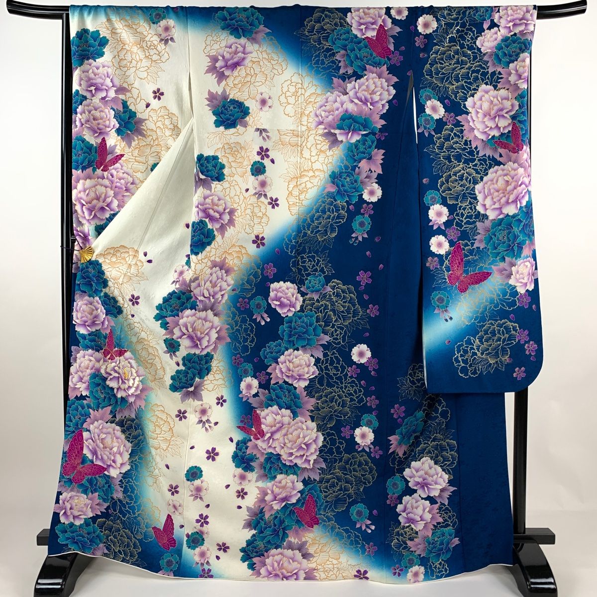 振袖 美品 名品 牡丹 蝶 刺繍 金彩 クリーム 袷