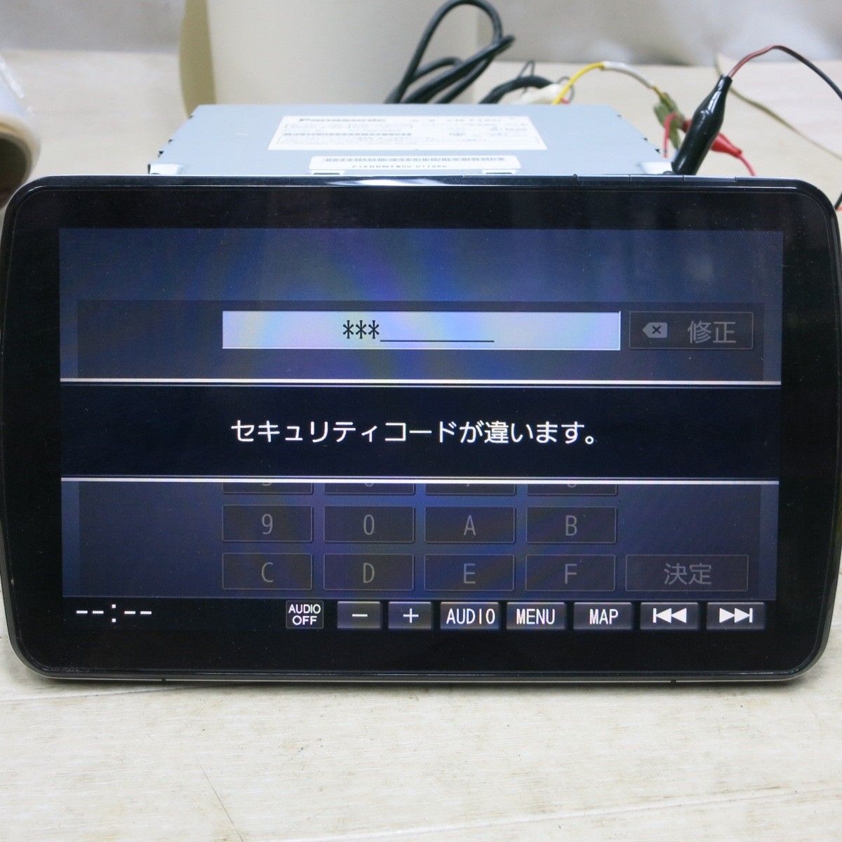 [送料無料] 付属品付きPanasonic メモリー ナビ カーナビ ストラーダ CN-F1XD 9インチ ETC 車載器付き フローティングナビ パナソニック 現状品