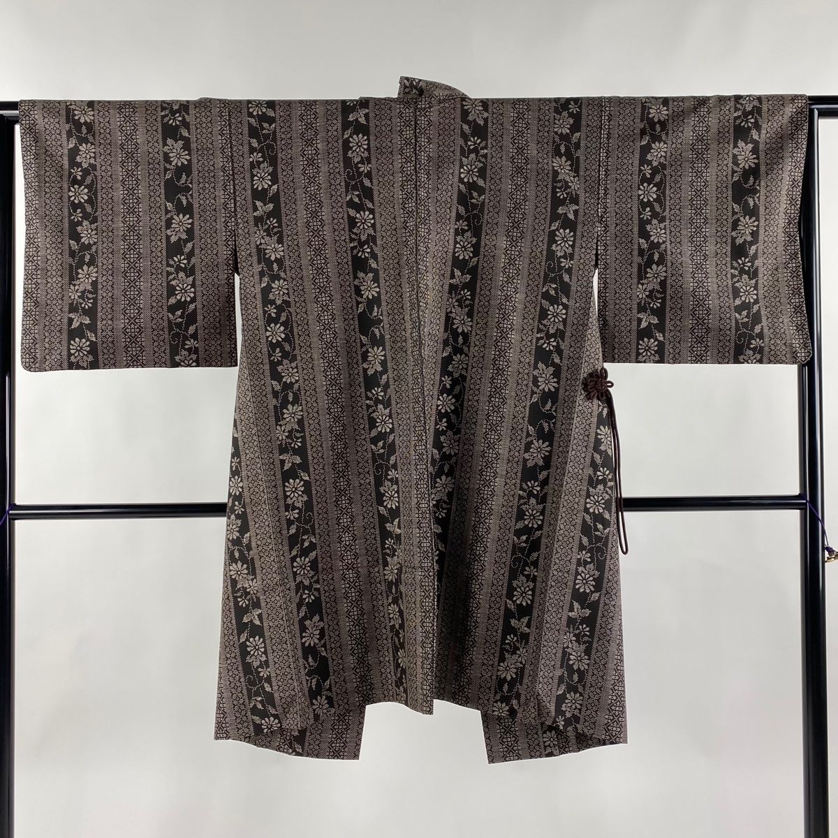 道中着 身丈128.5cm 裄丈69cm L 和装コート 段縞 灰緑 正絹 美品 逸品  