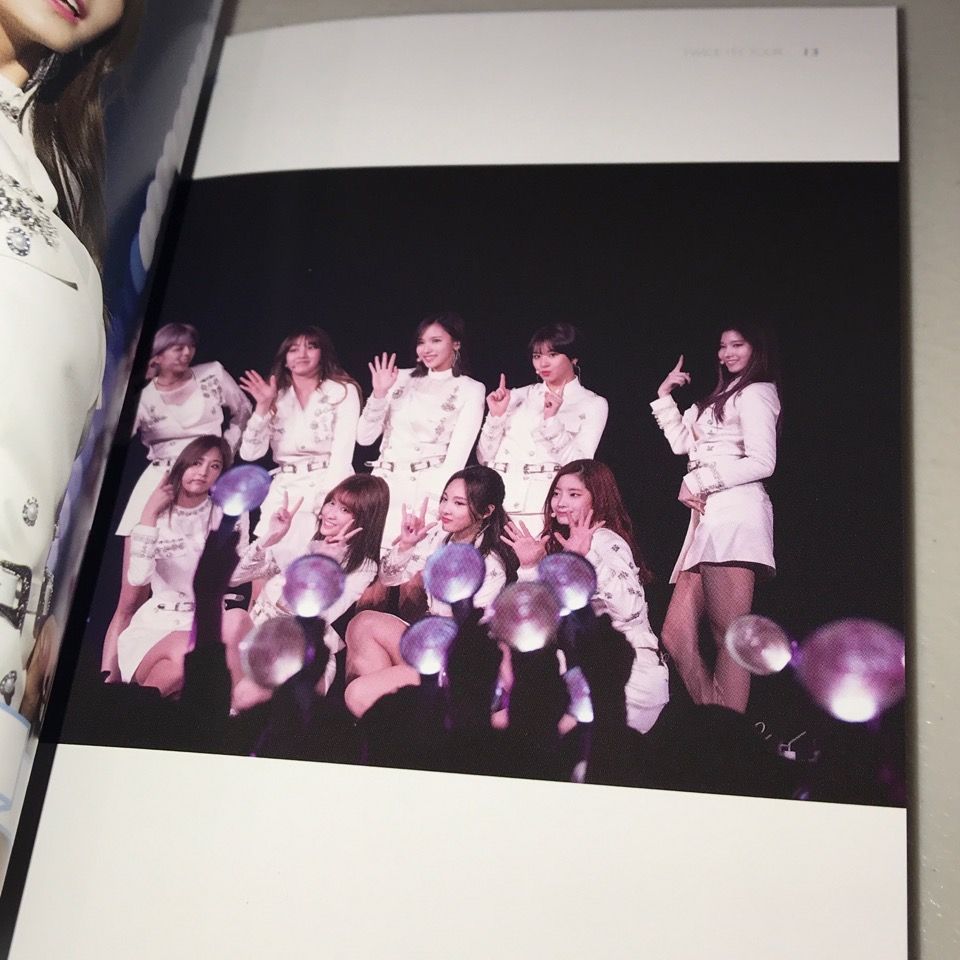 レビューの多い高評価商品特集！ TWICE 直筆「TWICELAND THE OPENING CONCERT」 - メルカリ アイドル