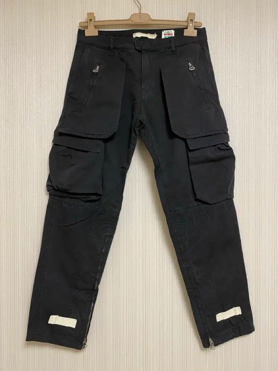 Off-White(オフホワイト) カーゴパンツ オフ ホワイト パンツ 
