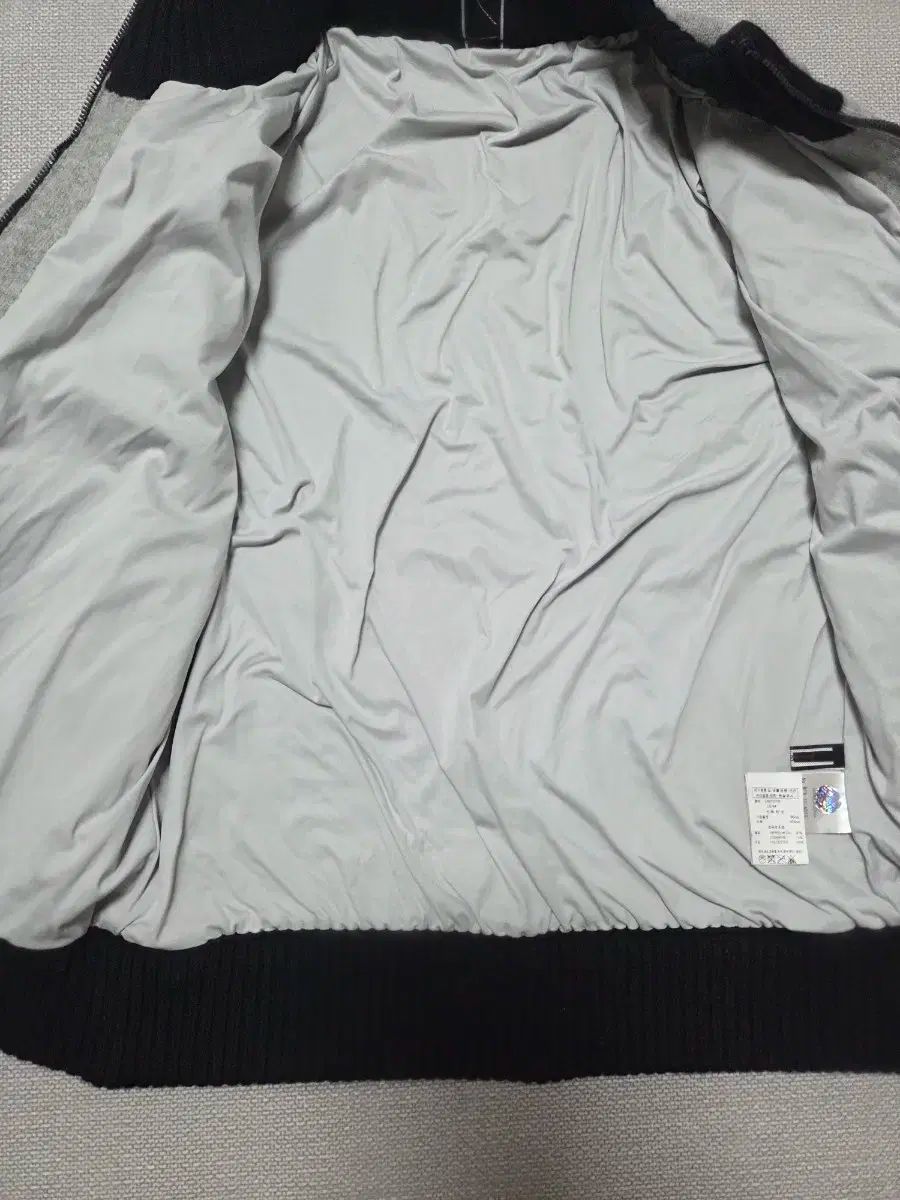 マークアンドロナ ニットジップアップ