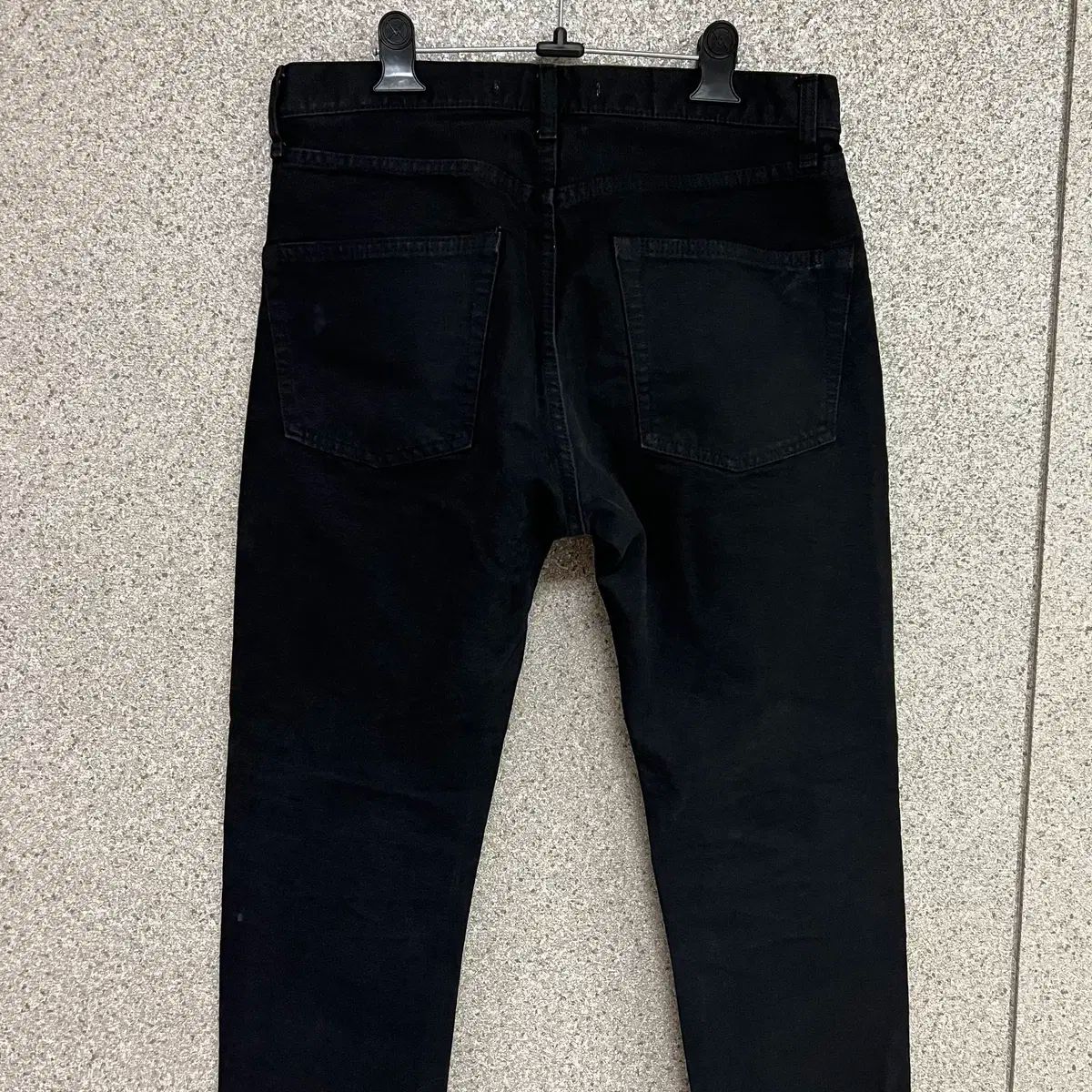 M Off-White(オフホワイト) 15SS ロゴ ペイント ニークラッシュ 黒 