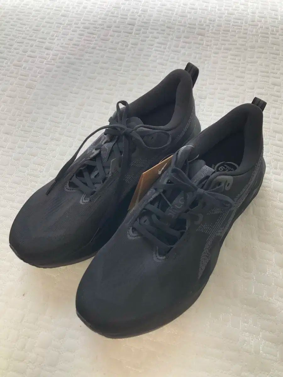 Asics アシックス ノバブラスト 5 ランニングシューズ