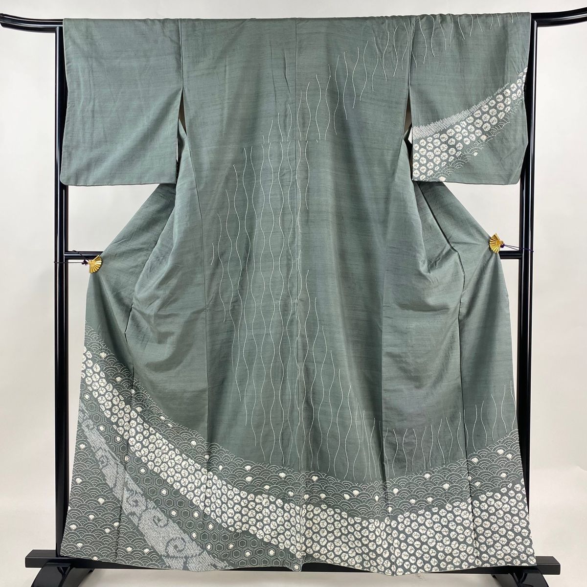 訪問着 身丈159.5cm 裄丈64.5cm M 袷 紬地 青海波 亀甲 刺し子刺繍 灰緑 正絹 名品