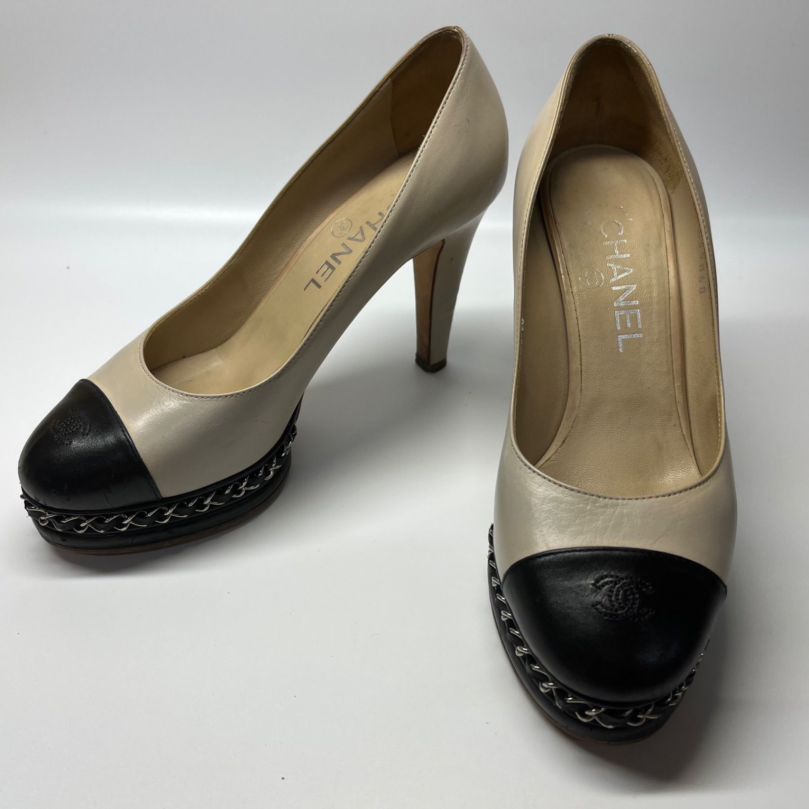 シャネル　パンプス　G29068　ココマーク　チェーン　レザー　黒　24.5cm CHANEL シャネル パンプス ヒール バイカラー ベージュ×ブラック