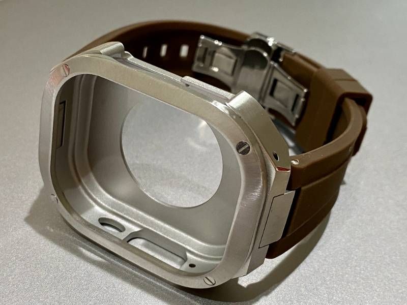 ブラウンシルバー AppleWatchカバーケース 脱着 簡単 保護 49㎜ Ultra カスタム ステンレス ベルト ラバー バンド アップルウォッチ対応 CHRISTIANNAURATH_COM_BR
