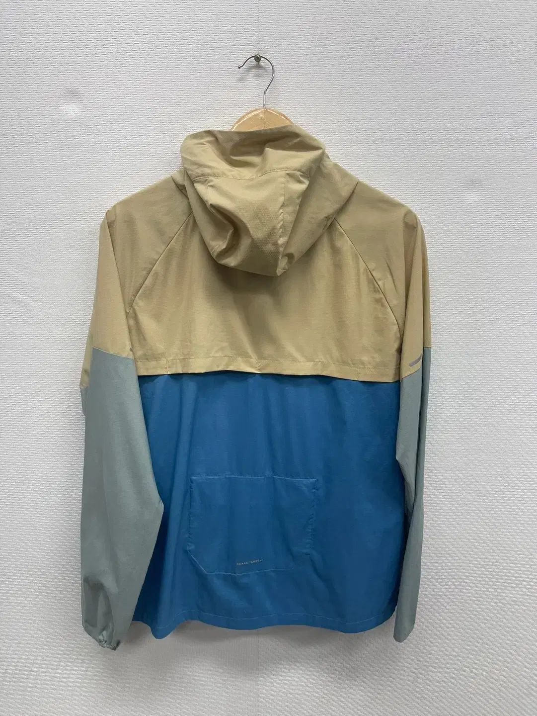 Nike カラーブロックウィンドブレーカー Nike(ナイキ） カラーブロック ランニング ウインドブレーカー