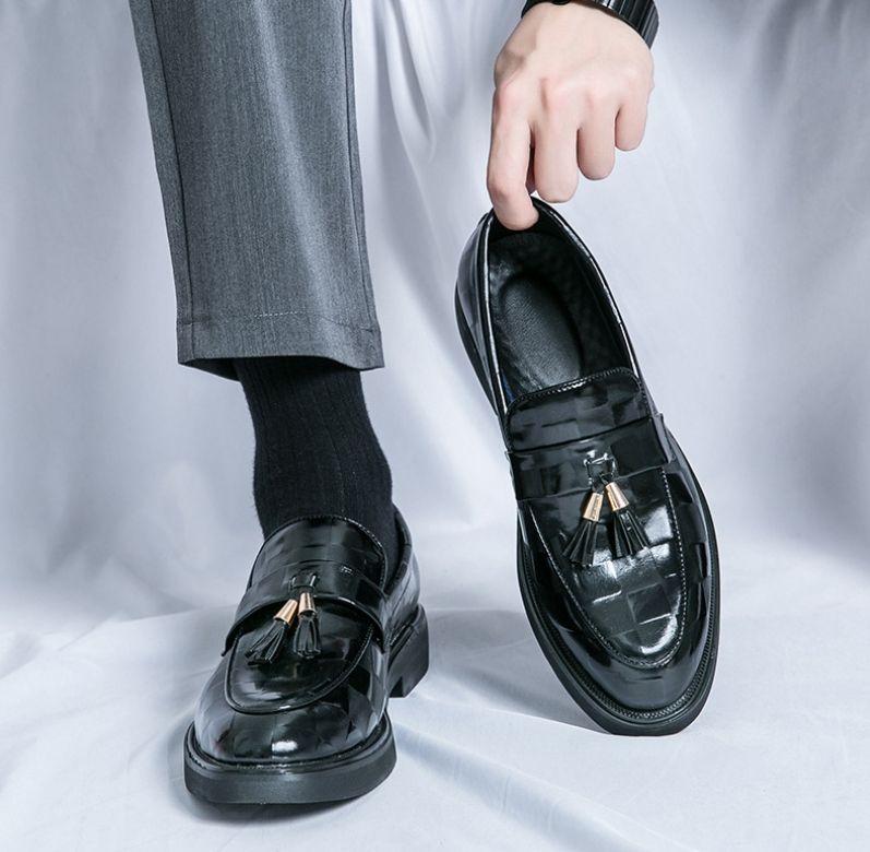 PRADA メダリオン ウイングチップ ヴィンテージ加工 PRADA メダリオン