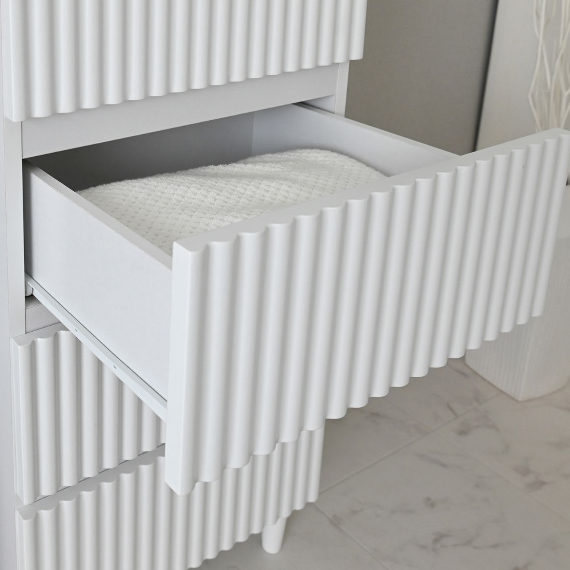 スリムチェスト