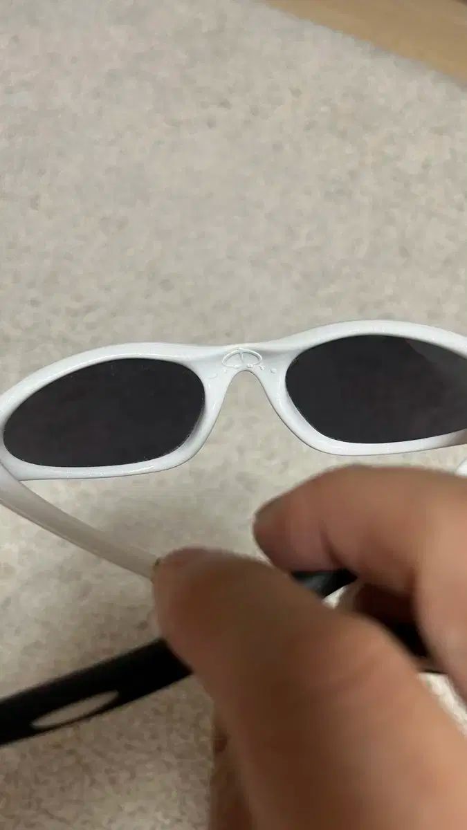90s Oakley Minute 激レア パールホワイト アーカイブ OAKLEY オークリー 90s archive minute pearl - メルカリ