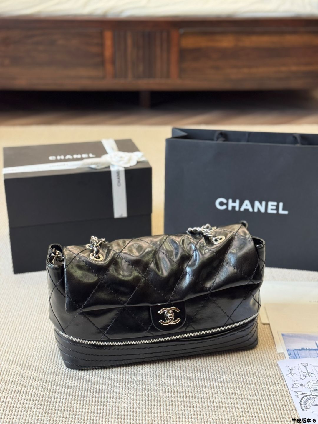 Chanel(国内送で即発)オシャレエスパレアなスウェードNavy CHANEL - シャネル 【美品】22B G29762 Y56139 千鳥柄 ツイード