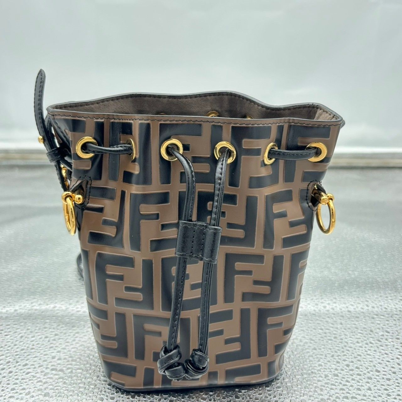 FENDI ズッカ　ショルダーバッグ FENDI ズッカ柄 希少モデル ショルダーバッグ | AMONA VINTAGE