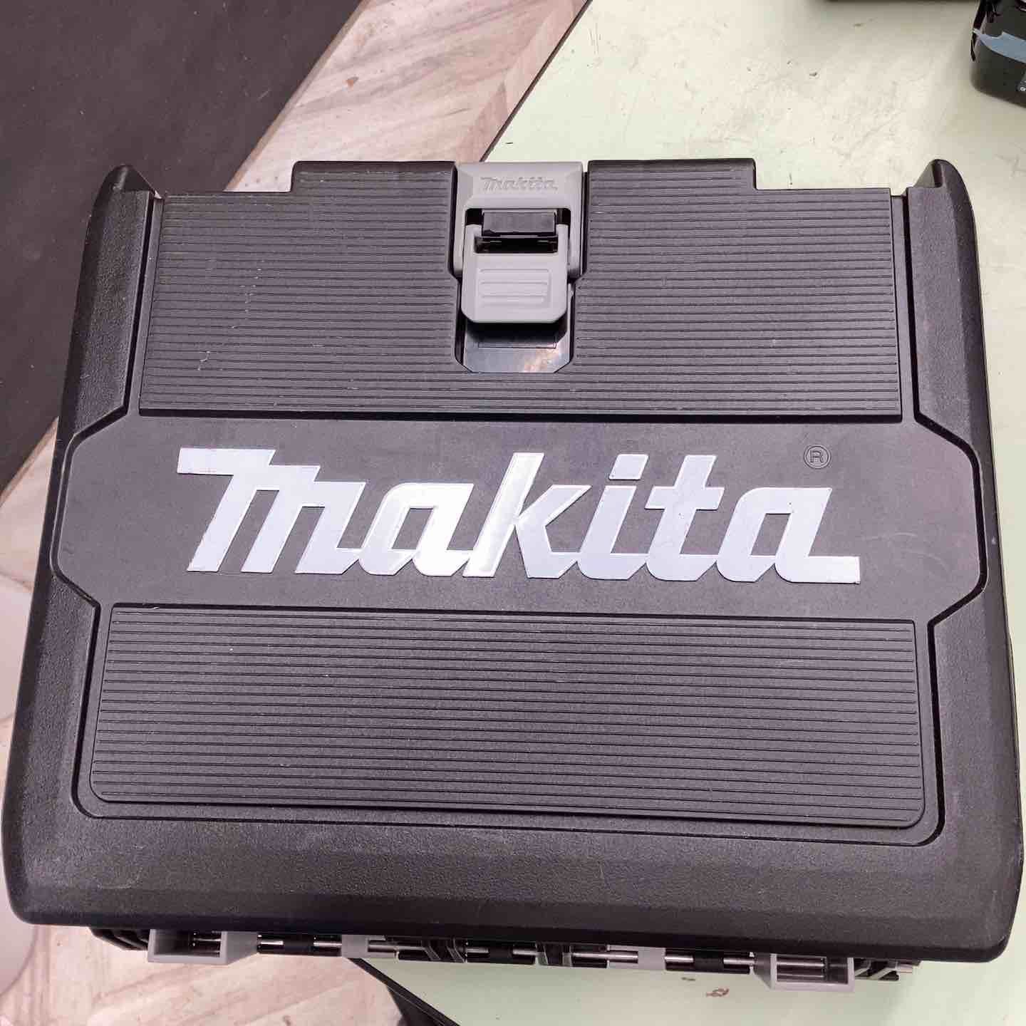 コードレスインパクトドライバー TD172DGXAR