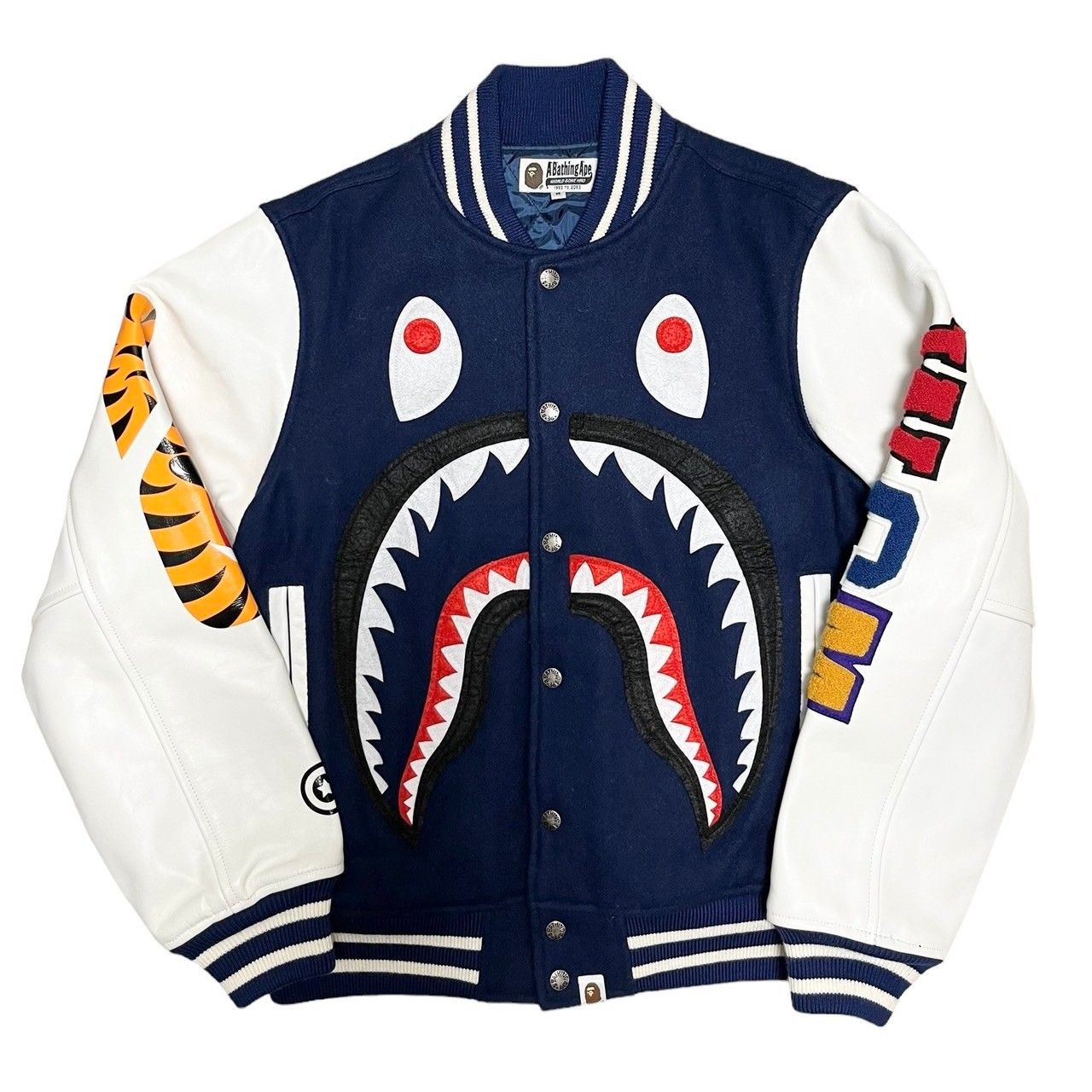 A BATHING APE アベイシングエイプ SAMPLE SHARK VARSITY JACKET レザースリーブシャークスタジャン ジャケット  - メルカリ