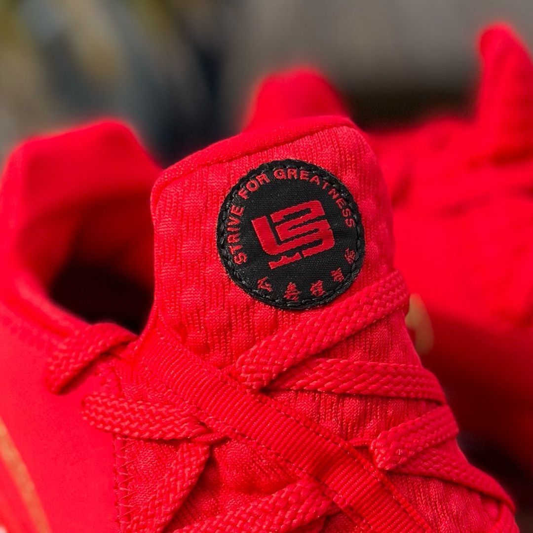NIKE LEBRON XVII LOW PH EP 'UNIVERSITY RED' ナイキ レブロン 17