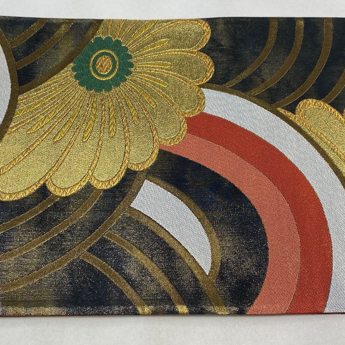 袋帯 美品 秀品 振袖向き 花 青海波 金糸 箔 墨色 六通 正絹