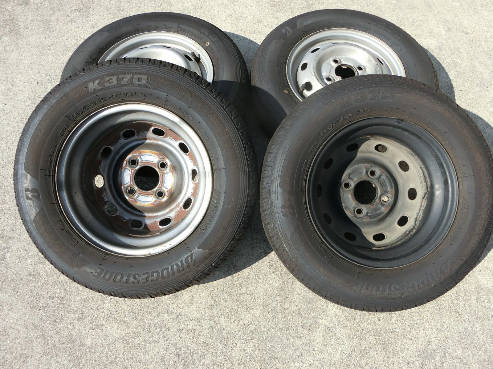 820] 12インチ スチールホイール 12×4.0B PCD 100 ハブ径 約59mm