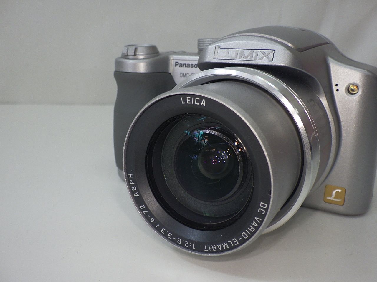 パナソニック Panasonic デジタルカメラ LUMIX DMC FZ 7 S シルバー 液晶に傷み バッテリーダメ 通電 済