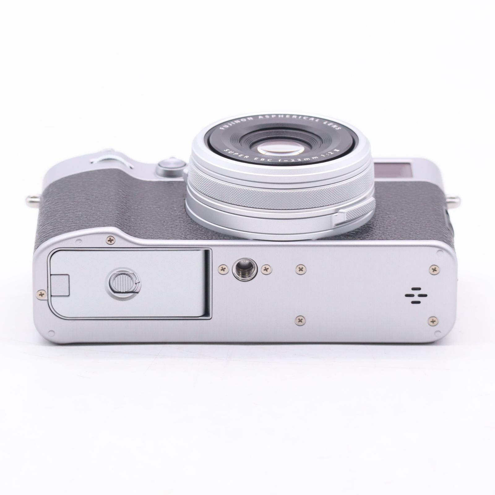 新品同様 X100VI シルバー ショット208枚 ショット数100回 Fujifilm X100VI デジタルカメラ-シルバー