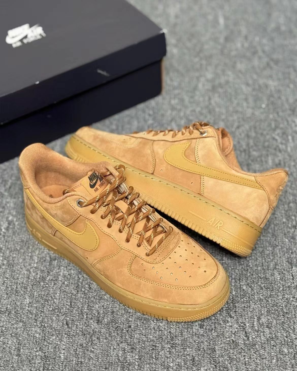 新品 NIKE AIR FORCE 1 '07 WB FLAX WHEAT-GUM ナイキ エアフォース1 フラックス ウィート ローカットスニーカー ブラウン