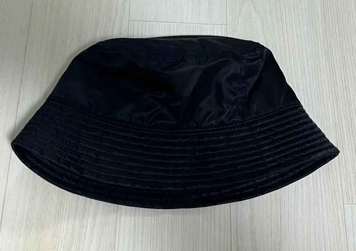 美品】ソラリスレザーバケットハットバッドボーイブラック