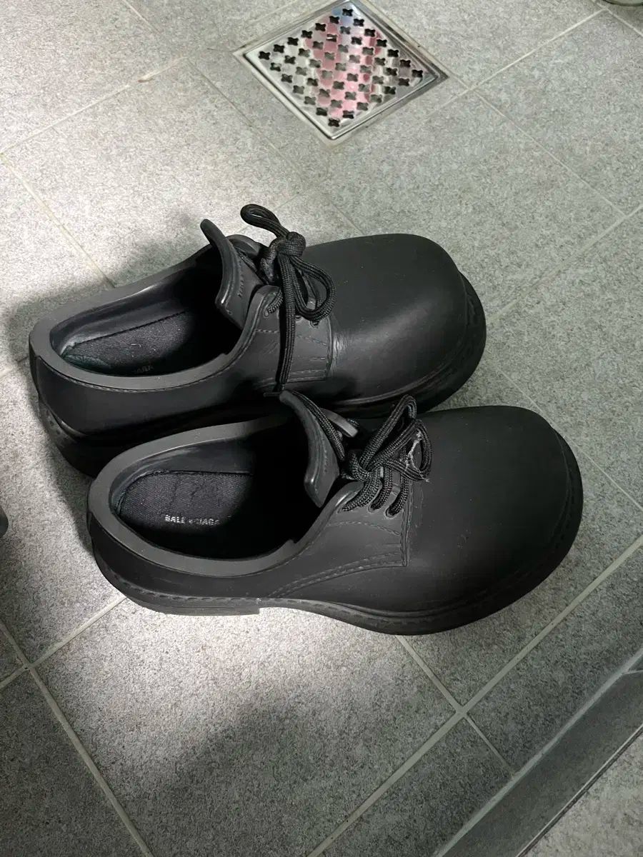 BALENCIAGA バレンシアガ