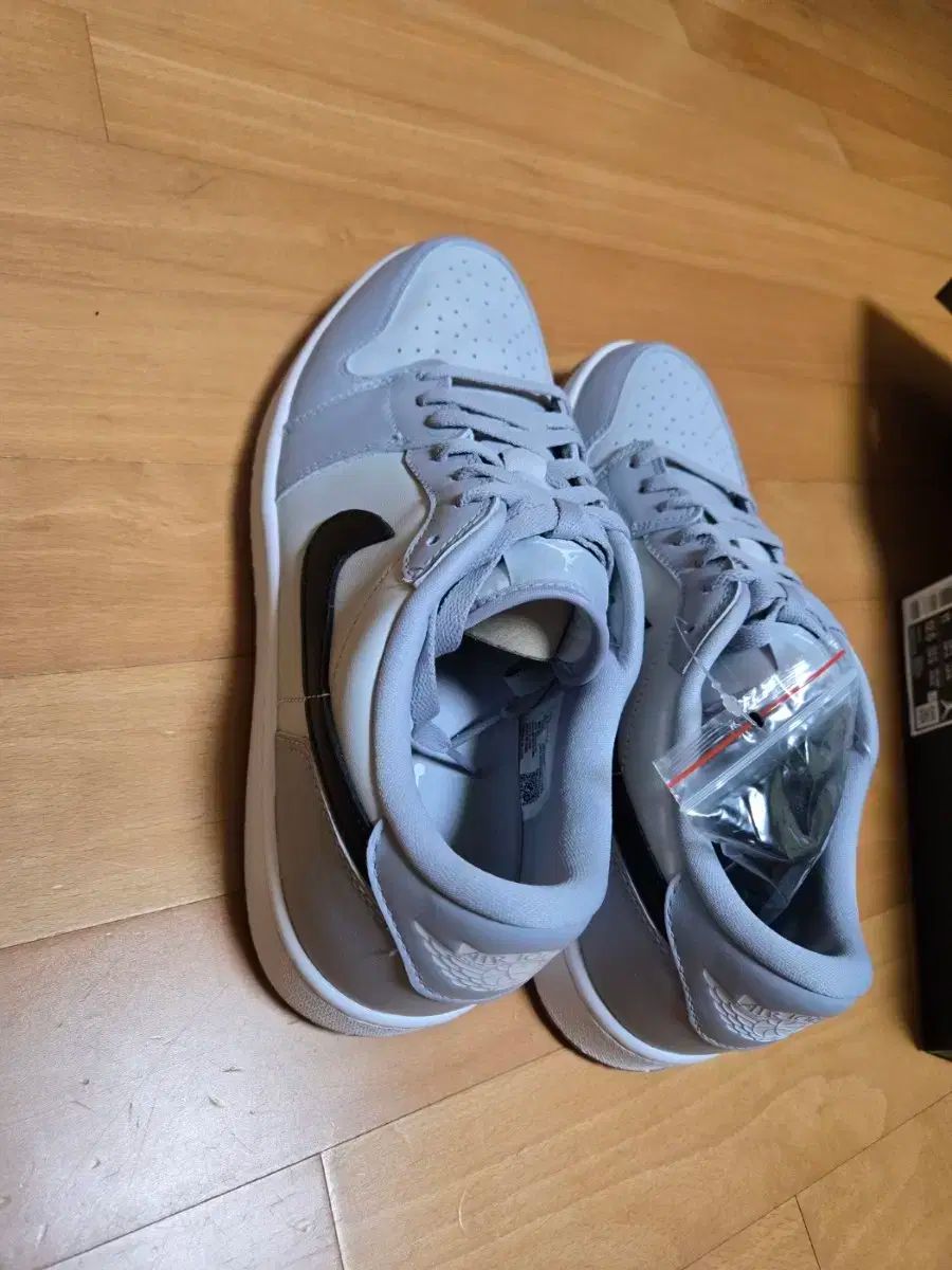 大得価，SALE NIKE(ナイキ) ロー ウルフグレー シューズ(男性用)