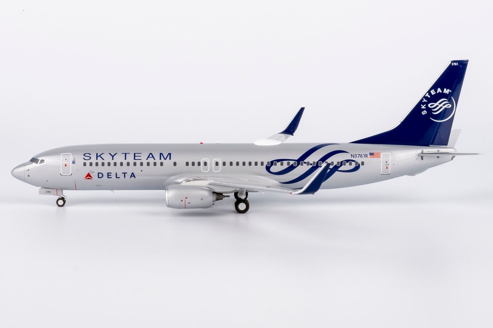 NGmodel デルタ航空 737-800|w N3761R 1|200 08015