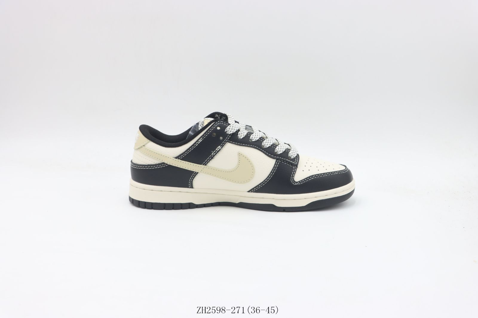 今日特価】ナイキ NIKE スニーカー ブラックホワイト Stussy