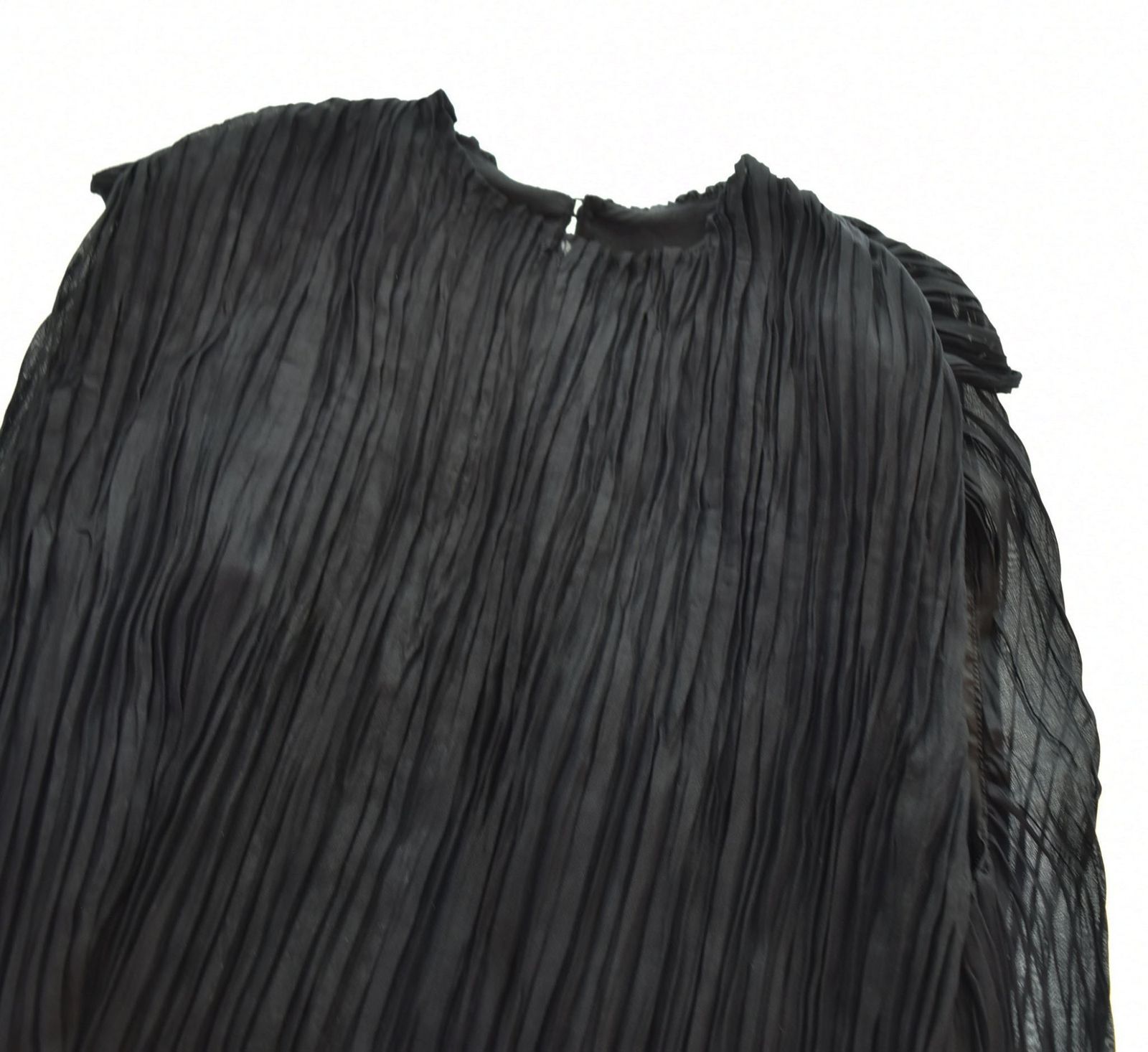 HYKE 】 RANDOM PLEATED DRESSRandom pleated dress, Navy, Hyke